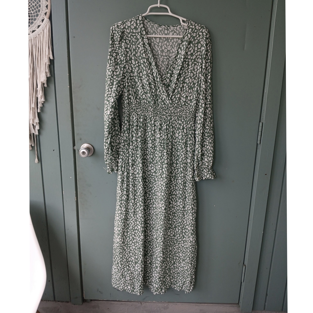 Elegant Green Patterned Dress